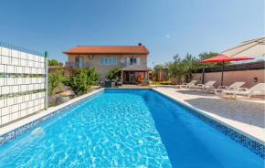 Amazing Home In Lisicic With Private Swimming Pool, Can Be Inside Or Outside